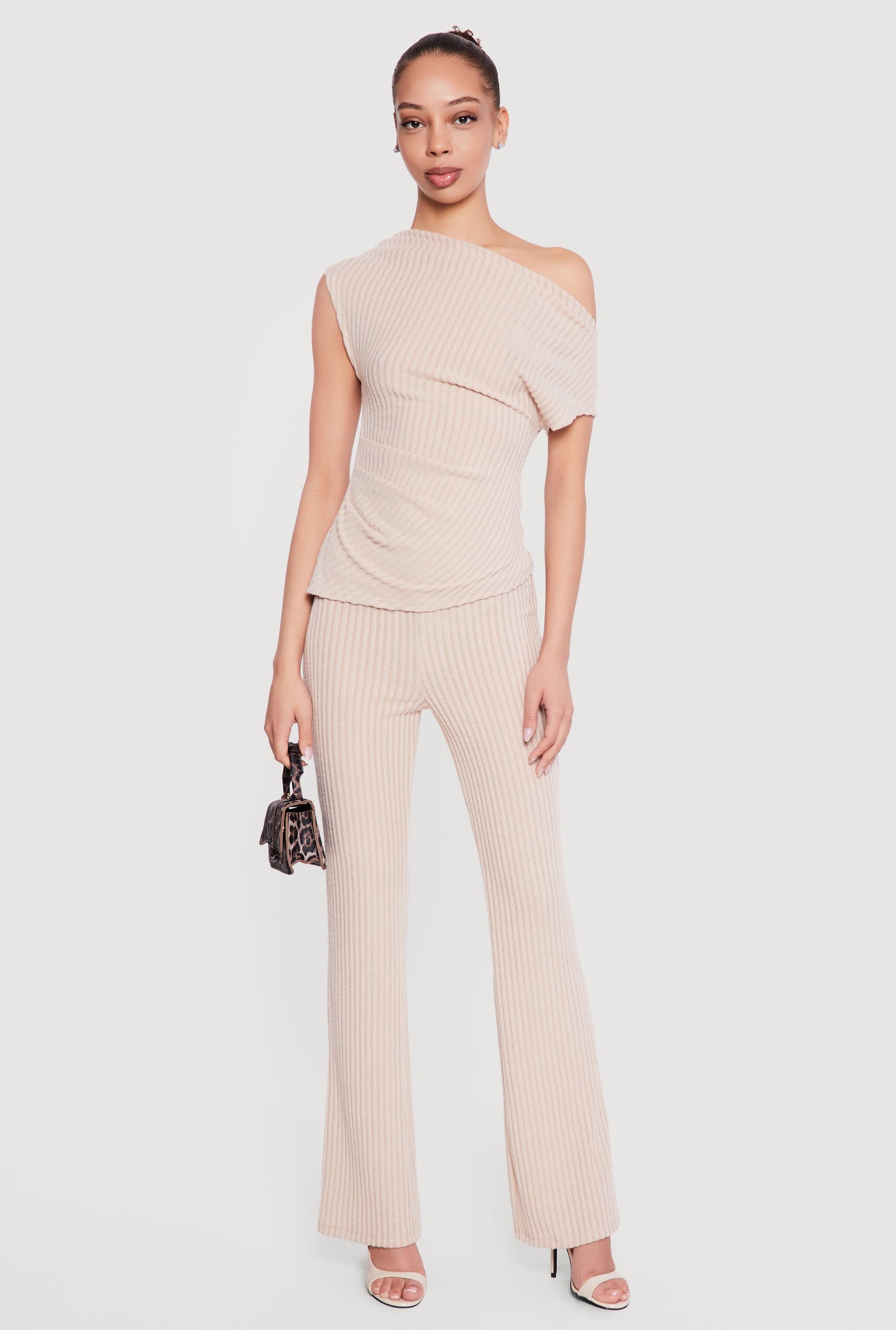1413069393981016_002