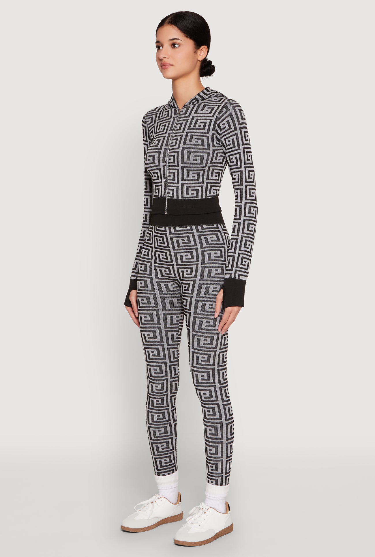 3056056723890005_005