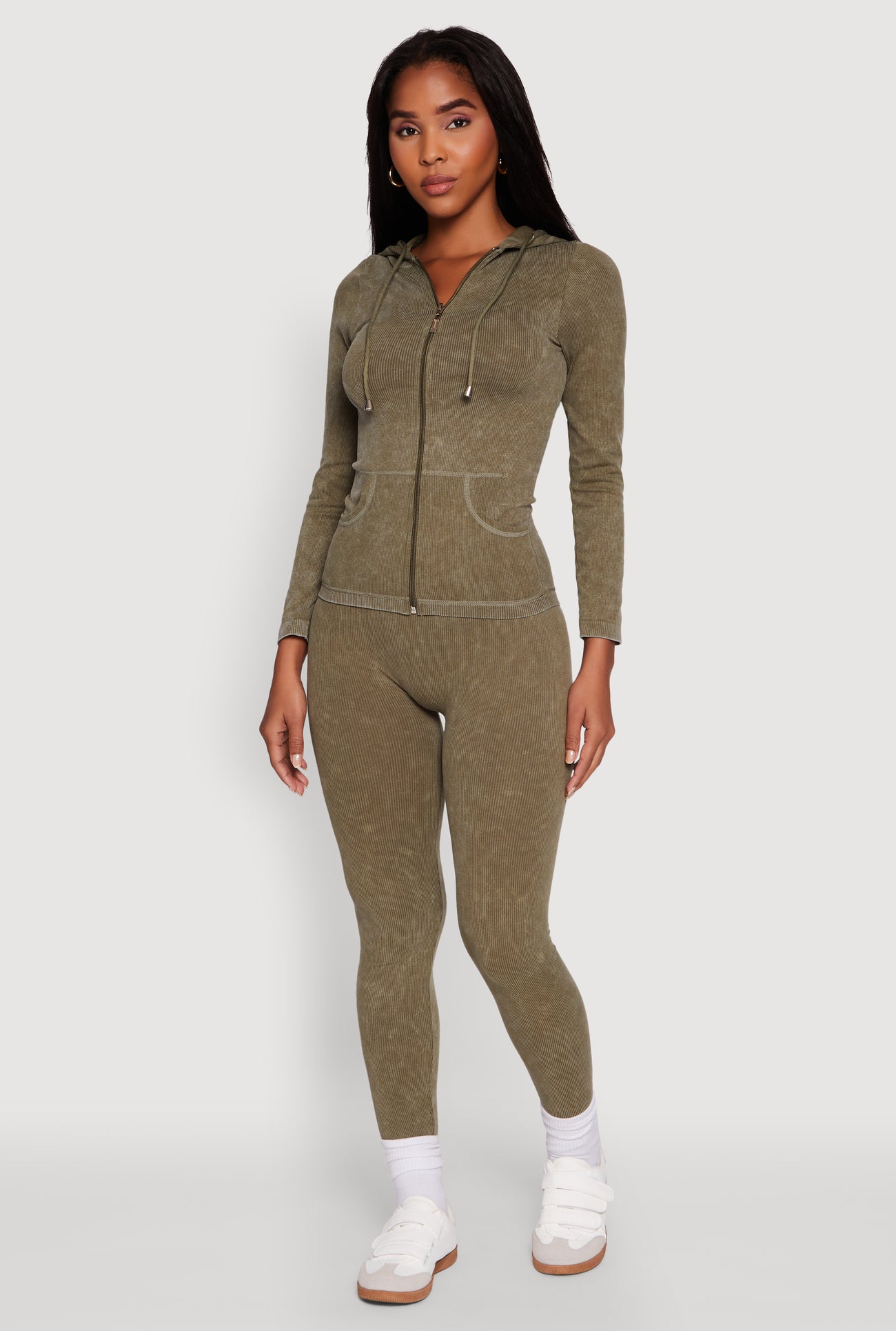 3413058755136032_001